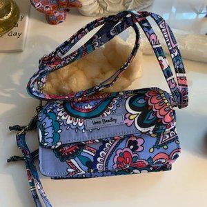 Vera Bradley Lighten Up crossbody